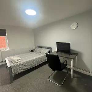 Luxury In Luxury Out Apartment